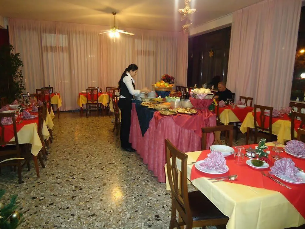 Hotel Amoha Римини 2*,