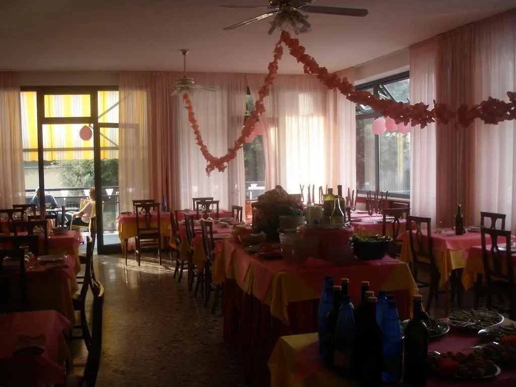 Hotel Amoha Римини