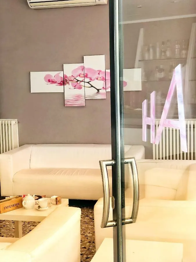 Hotel Amoha Римини 2*,  Италия
