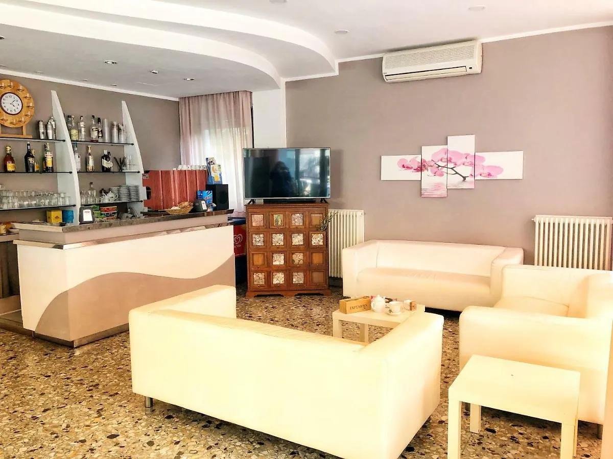 Hotel Amoha Rimini 2*,  Włochy